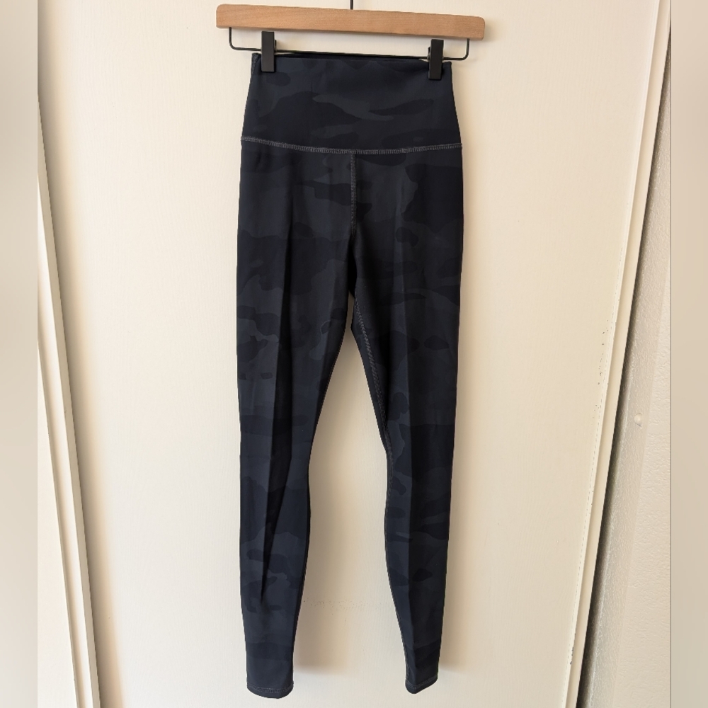 Alo Yoga Womens XS High Waist Camo Vapor Leggings Black Activewear Workout